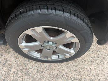 Toyota RAV4 2.2 D-CAT SR Auto 4WD Euro 5 5dr