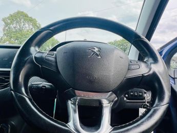 Peugeot 208 1.2 PureTech Allure Euro 6 5dr
