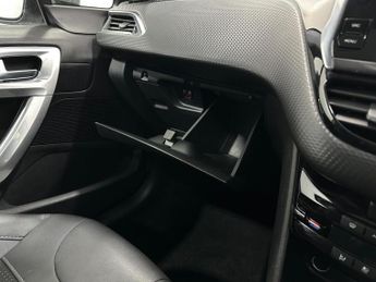 Peugeot 2008 1.2 PureTech Allure Premium Euro 6 (s/s) 5dr