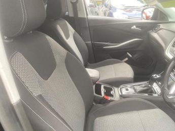 Vauxhall Grandland X 1.6 Turbo D BlueInjection SE Auto Euro 6 (s/s) 5dr