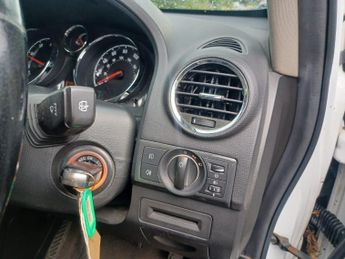 Vauxhall Antara 2.2 CDTi Exclusiv 2WD Euro 5 (s/s) 5dr