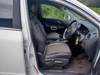 Vauxhall Antara 2.2 CDTi Exclusiv 2WD Euro 5 (s/s) 5dr