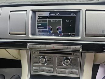 Jaguar XF 3.0d S V6 Premium Luxury Auto Euro 5 4dr