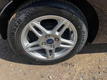 Ford Fiesta 1.25 Zetec Hatchback 3dr Petrol Manual Euro 5 (82 ps)