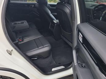 Porsche Cayenne 3.0T V6 GPF SUV 5dr Petrol TiptronicS 4WD Euro 6 (s/s) (340 ps)