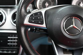 MERCEDES-BENZ 180 2.1 GLA220d AMG Line (Premium Plus) SUV 5dr Diesel 7G-DCT 4MATIC