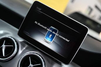 MERCEDES-BENZ 180 2.1 GLA220d AMG Line (Premium Plus) SUV 5dr Diesel 7G-DCT 4MATIC