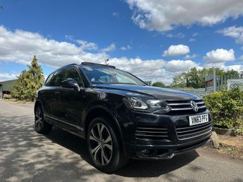 Volkswagen Touareg 3.0 TDI V6 BlueMotion Tech R-Line Tiptronic 4WD Euro 5 (s/s) 5dr