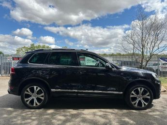 Volkswagen Touareg 3.0 TDI V6 BlueMotion Tech R-Line Tiptronic 4WD Euro 5 (s/s) 5dr