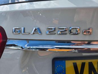 Mercedes-Benz GLA 2.1 GLA220d AMG Line (Premium Plus) 7G-DCT 4MATIC Euro 6 (s/s) 5