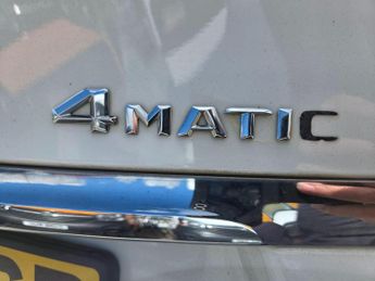 Mercedes-Benz GLA 2.1 GLA220d AMG Line (Premium Plus) 7G-DCT 4MATIC Euro 6 (s/s) 5