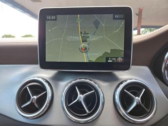Mercedes-Benz GLA 2.1 GLA220d AMG Line (Premium Plus) 7G-DCT 4MATIC Euro 6 (s/s) 5