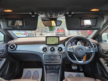 Mercedes-Benz GLA 2.1 GLA220d AMG Line (Premium Plus) 7G-DCT 4MATIC Euro 6 (s/s) 5