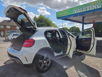 Mercedes-Benz GLA 2.1 GLA220d AMG Line (Premium Plus) 7G-DCT 4MATIC Euro 6 (s/s) 5