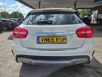 Mercedes-Benz GLA 2.1 GLA220d AMG Line (Premium Plus) 7G-DCT 4MATIC Euro 6 (s/s) 5