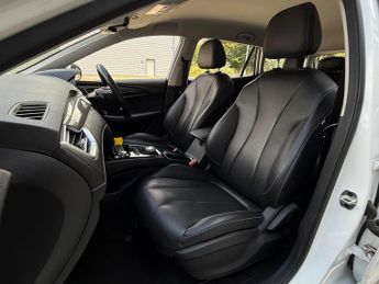 MG MG5 61.1kWh Exclusive Long Range Auto 5dr