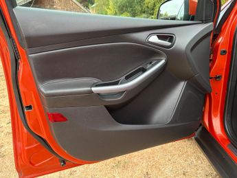 Ford Focus 1.6 TDCi Titanium X Euro 5 (s/s) 5dr