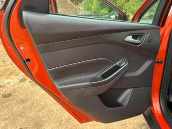 Ford Focus 1.6 TDCi Titanium X Euro 5 (s/s) 5dr