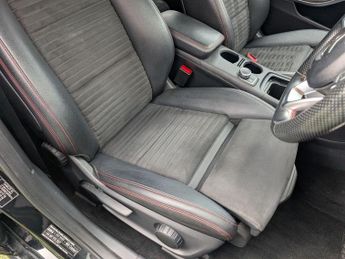 Mercedes-Benz A Class 2.1 A200d AMG Line (Premium) 7G-DCT Euro 6 (s/s) 5dr