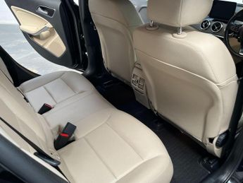 Mercedes-Benz GLA 1.6 GLA200 Sport (Executive) 7G-DCT Euro 6 (s/s) 5dr