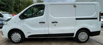 Renault Trafic 1.6 dCi 27 Business+ SWB Standard Roof Euro 5 5dr