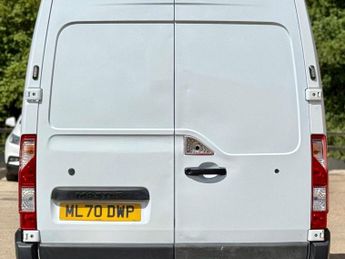Renault Master 2.3 dCi 35 Business FWD MWB Medium Roof Euro 6 4dr