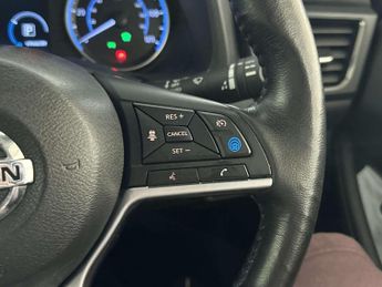 Nissan Leaf 40kWh Tekna Hatchback 5dr Electric Auto (150 ps)