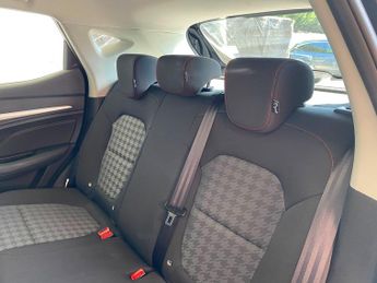 MG MG ZS 72.6kWh SE Long Range Auto 5dr