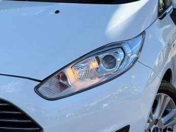 Ford Fiesta 1.0T EcoBoost Zetec Euro 5 (s/s) 3dr