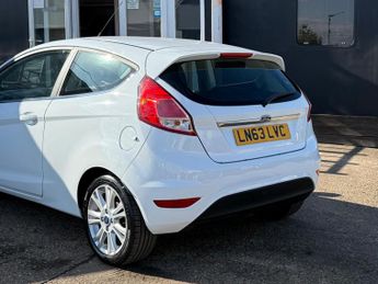 Ford Fiesta 1.0T EcoBoost Zetec Euro 5 (s/s) 3dr