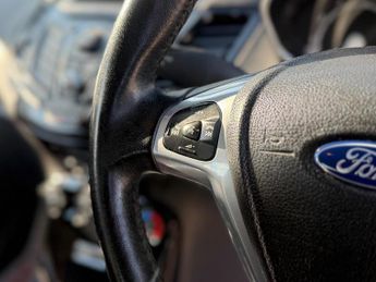 Ford Fiesta 1.0T EcoBoost Zetec Euro 5 (s/s) 3dr
