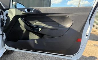 Ford Fiesta 1.0T EcoBoost Zetec Euro 5 (s/s) 3dr