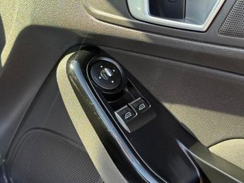 Ford Fiesta 1.0T EcoBoost Zetec Euro 5 (s/s) 3dr