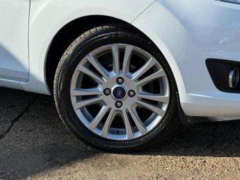 Ford Fiesta 1.0T EcoBoost Zetec Euro 5 (s/s) 3dr