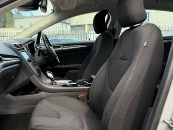 Ford Mondeo 2.0 TiVCT Titanium CVT Euro 6 (s/s) 4dr