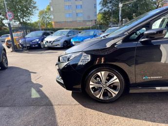Nissan Leaf 40kWh N-Connecta Auto 5dr