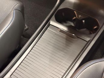 MG MG4 64kWh Trophy Long Range Auto 5dr