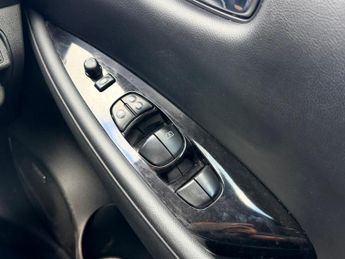 Nissan Leaf 24kWh Tekna Auto 5dr