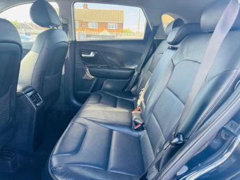 Kia Niro 1.6 GDi 8.9kWh 3 DCT Euro 6 (s/s) 5dr