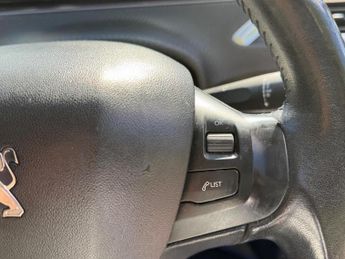 Peugeot 2008 1.2 VTi Active Euro 5 5dr