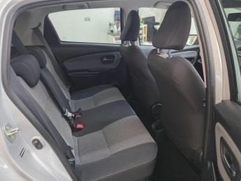 Toyota Yaris 1.5 VVT-h Icon E-CVT Euro 6 5dr