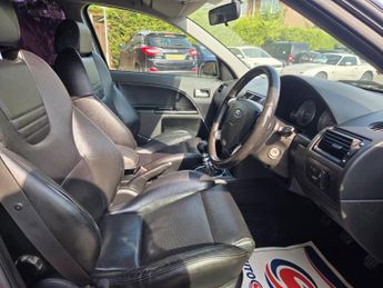 Ford Mondeo 3.0 ST-220 5dr