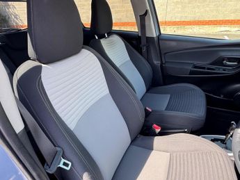 Toyota Yaris 1.5 VVT-h Design E-CVT Euro 6 (s/s) 5dr