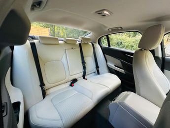 Jaguar XE 2.0i GPF Portfolio Auto Euro 6 (s/s) 4dr