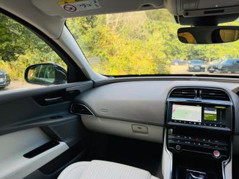 Jaguar XE 2.0i GPF Portfolio Auto Euro 6 (s/s) 4dr