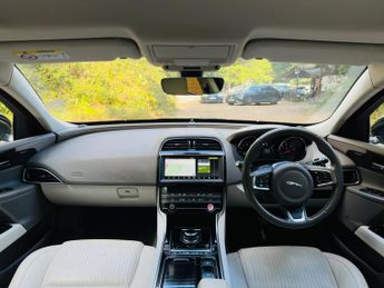 Jaguar XE 2.0i GPF Portfolio Auto Euro 6 (s/s) 4dr