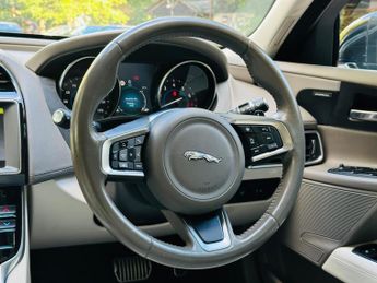 Jaguar XE 2.0i GPF Portfolio Auto Euro 6 (s/s) 4dr