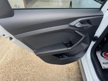 Audi A1 2.0 TFSI 40 S line Competition Sportback S Tronic Euro 6 (s/s) 5