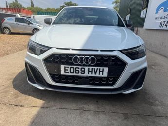 Audi A1 2.0 TFSI 40 S line Competition Sportback S Tronic Euro 6 (s/s) 5