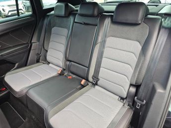 Volkswagen Tiguan 1.5 TSI EVO R-Line Tech DSG Euro 6 (s/s) 5dr